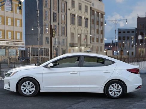 Used 2019 Hyundai Elantra SE w/ Cargo Package image 4