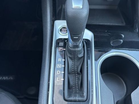 Used 2024 Nissan Altima 2.5 SV image 14