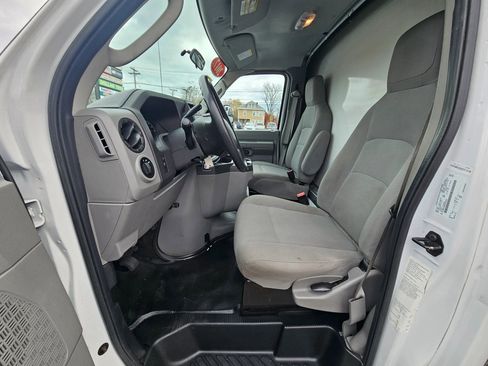 Used 2017 Ford E-350 and Econoline 350 Super Duty w/ Power Windows & Locks Group image 10