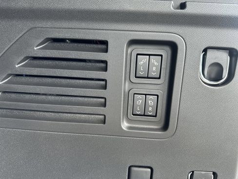 New 2026 Chevrolet Traverse RS w/ LPO, Floor Liner Package image 37