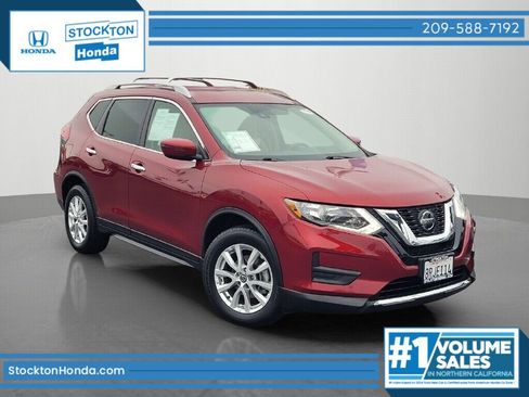 Used 2020 Nissan Rogue SV image 1