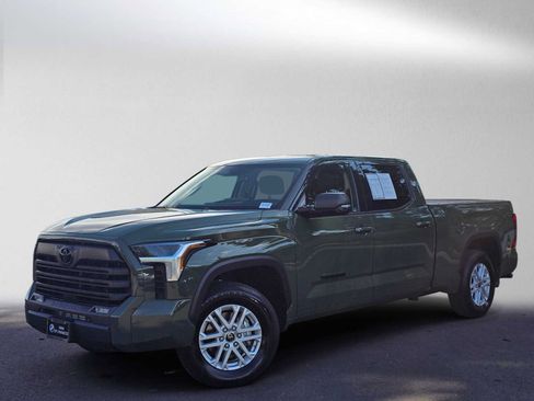 Used 2023 Toyota Tundra SR5 w/ SR5 Premium Package AWD/4WD image 7