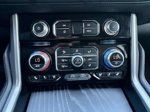 Used 2024 GMC Yukon XL Denali w/ Denali Reserve Package AWD/4WD image 26