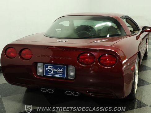 Used 2003 Chevrolet Corvette Coupe w/ Preferred Equipment Group RWD image 10