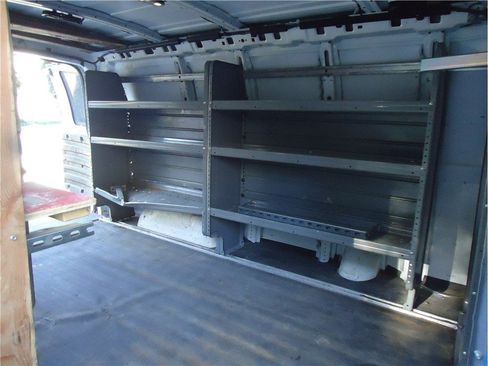Used 2016 Chevrolet Express 2500 RWD image 17