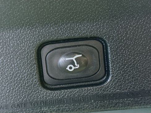 Used 2018 Ford Explorer Limited w/ Equipment Group 301A FWD image 31