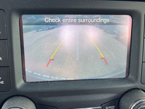 Used 2019 Jeep Wrangler Sport AWD/4WD image 18