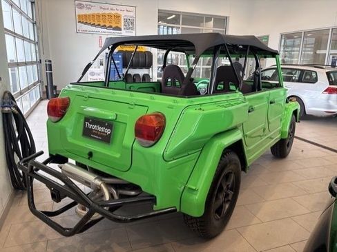 Used 2023 Volkswagen Tiguan SE w/ Panoramic Sunroof Package FWD image 5