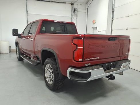 Used 2026 Chevrolet Silverado 2500 LTZ w/ LTZ Premium Package AWD/4WD image 5