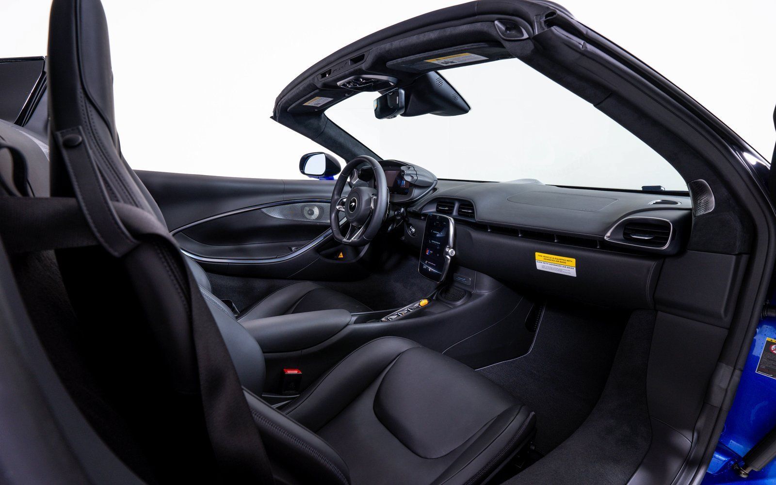Used 2025 McLaren Artura Spider RWD image 21