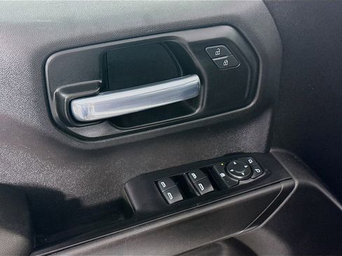 Used 2021 GMC Sierra 1500 4x4 Crew Cab w/ Sierra Value Package image 24