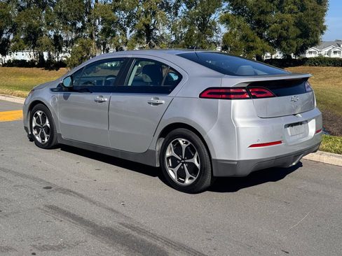 Used 2015 Chevrolet Volt w/ Enhanced Safety Package 1 FWD image 9