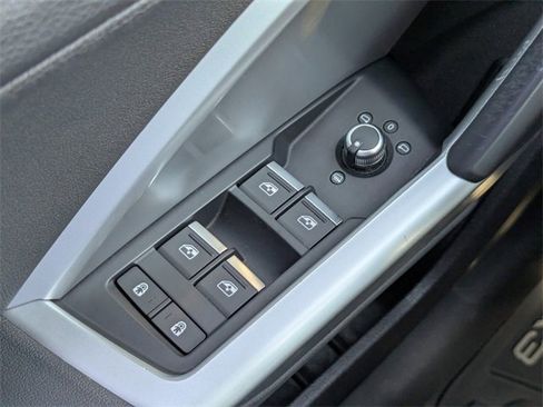 Used 2020 Audi Q3 2.0T Premium Plus w/ Premium Plus Package image 23