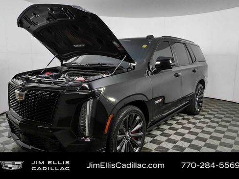 Certified 2025 Cadillac Escalade V AWD/4WD image 37