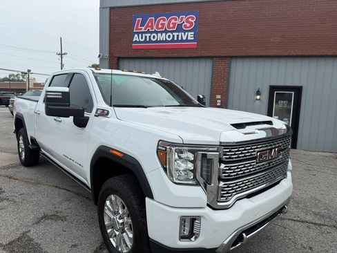 Used 2021 GMC Sierra 3500 Denali w/ Denali Ultimate Package AWD/4WD image 2