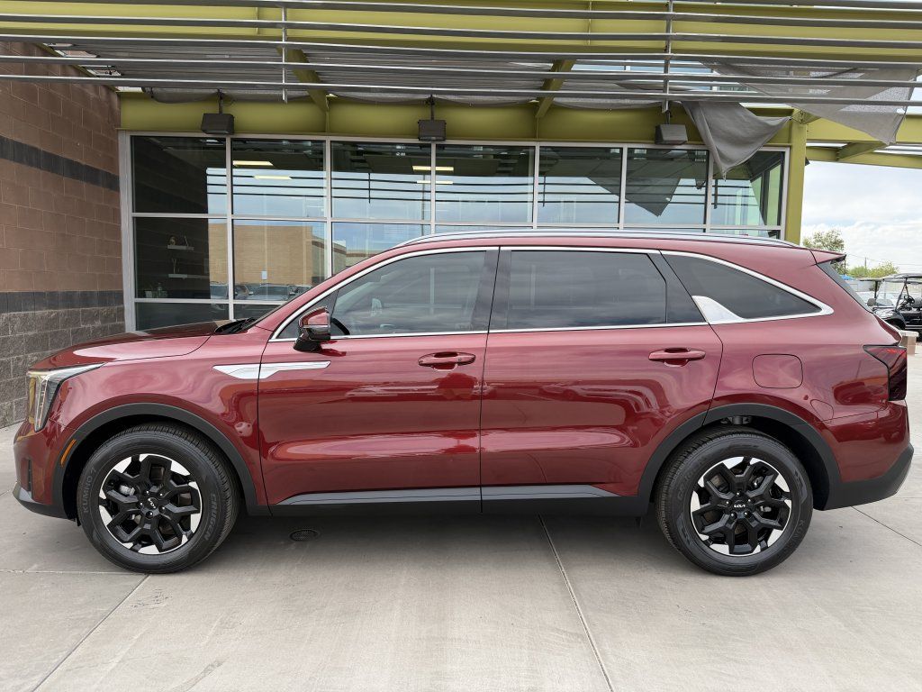 Used 2024 Kia Sorento S FWD image 7
