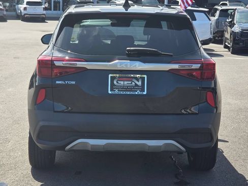 Used 2023 Kia Seltos LX AWD/4WD image 5