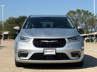 Used 2023 Chrysler Pacifica Touring-L FWD video 2