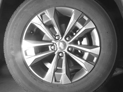 Used 2025 Chevrolet Equinox LT FWD image 13
