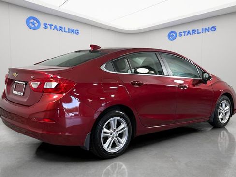Certified 2017 Chevrolet Cruze LT w/ Convenience Package FWD image 10