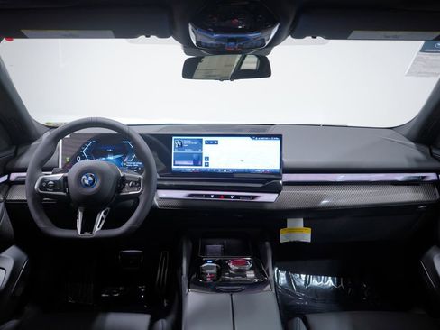 New 2026 BMW i5 eDrive40 w/ M Sport Package image 10