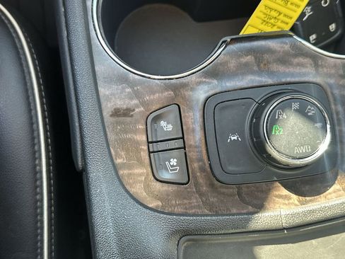 Used 2022 GMC Acadia Denali w/ GMC Pro Grade Package image 41