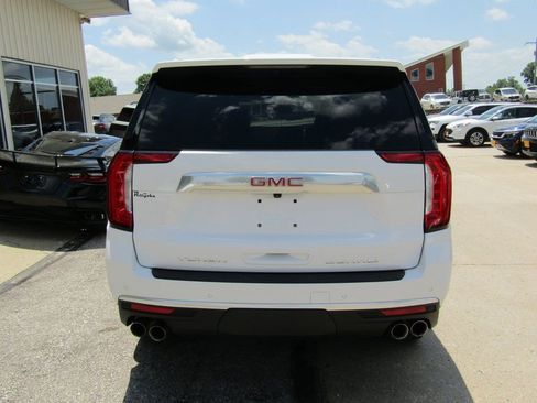 Used 2023 GMC Yukon XL Denali image 4