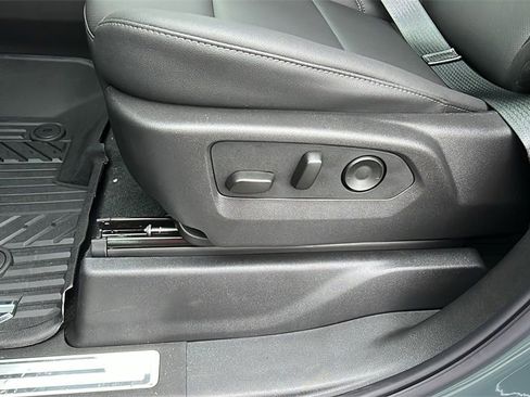 Used 2025 Chevrolet Silverado 1500 LTZ image 15