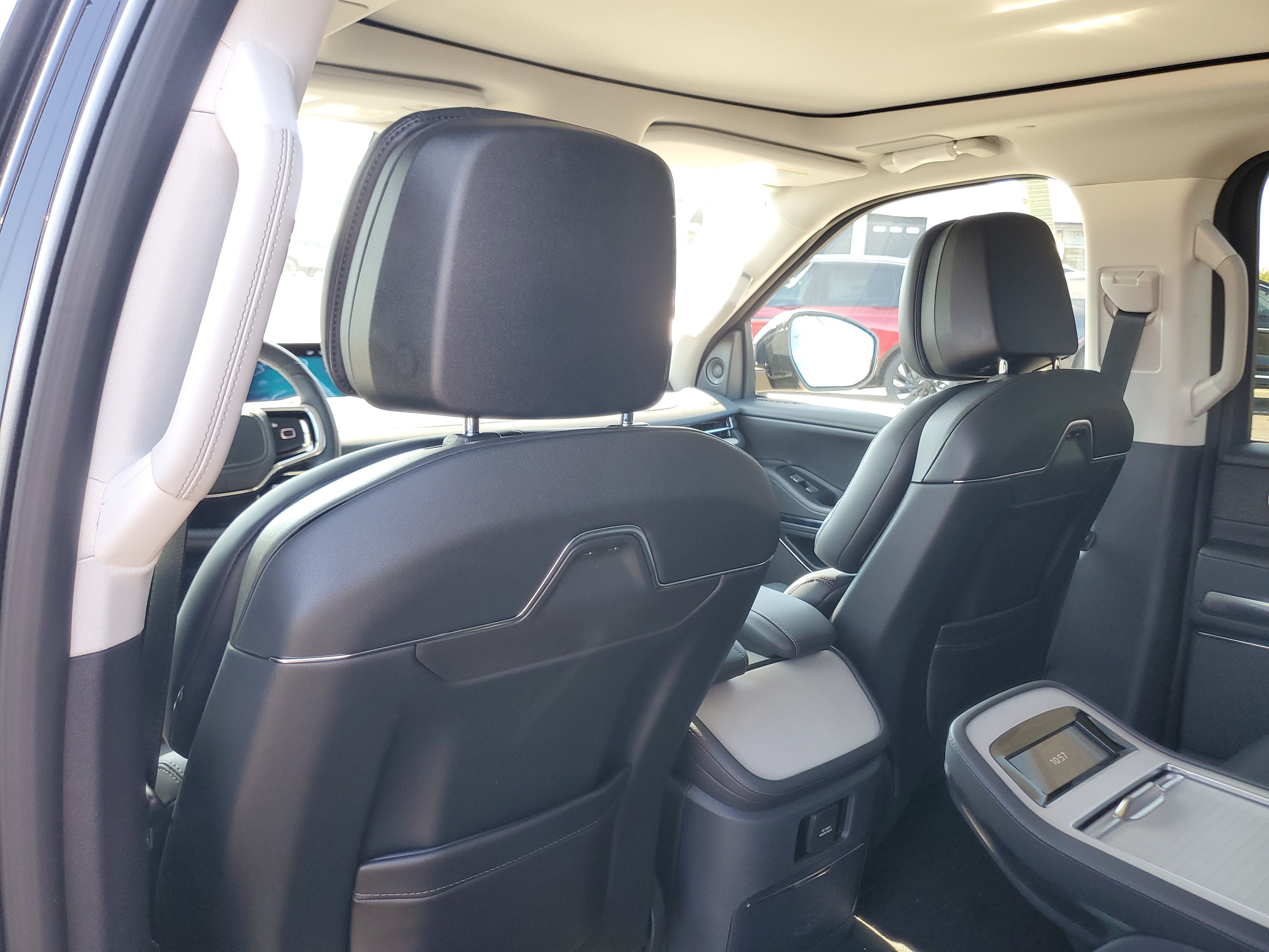New 2027 Lincoln Navigator Reserve AWD/4WD image 28