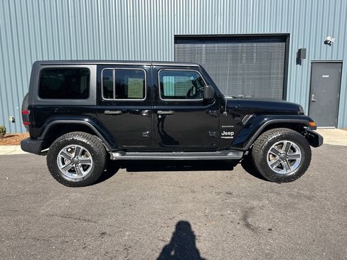 Used 2018 Jeep Wrangler Unlimited Sahara w/ LED Lighting Group image 9