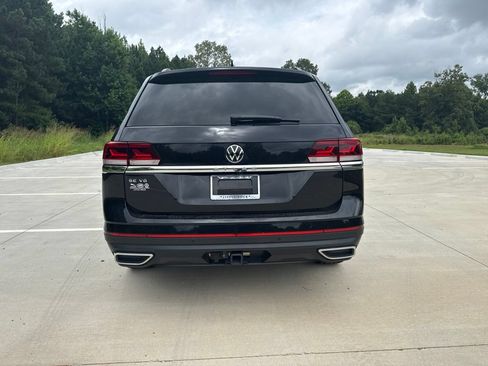 Used 2023 Volkswagen Atlas SE w/ Panoramic Sunroof Package FWD image 6