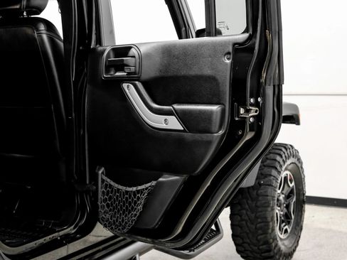 Used 2016 Jeep Wrangler Unlimited Rubicon AWD/4WD image 49