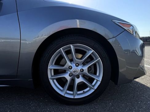 Used 2016 Nissan Maxima 3.5 SL FWD image 10