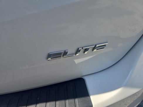 Used 2023 Honda Odyssey Elite image 9