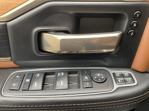 Used 2024 RAM 2500 Limited image 21