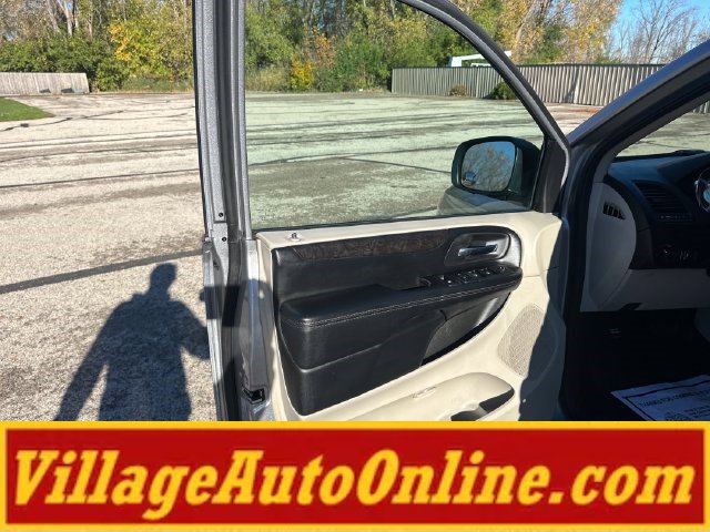 Used 2019 Dodge Grand Caravan SE FWD image 9
