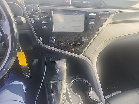 Used 2019 Toyota Camry SE w/ Carpet Mat Package FWD image 24