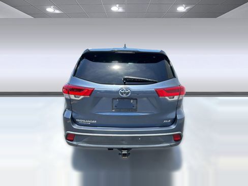 Used 2018 Toyota Highlander XLE FWD image 10