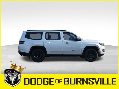Used 2023 Jeep Wagoneer Series II image 11