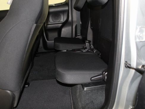 Used 2023 Toyota Tacoma TRD Off-Road image 11