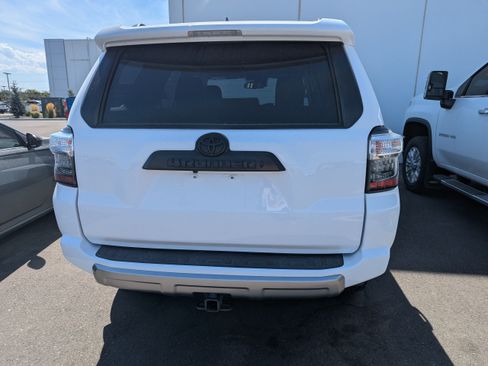 Used 2022 Toyota 4Runner TRD Off-Road Premium AWD/4WD image 7