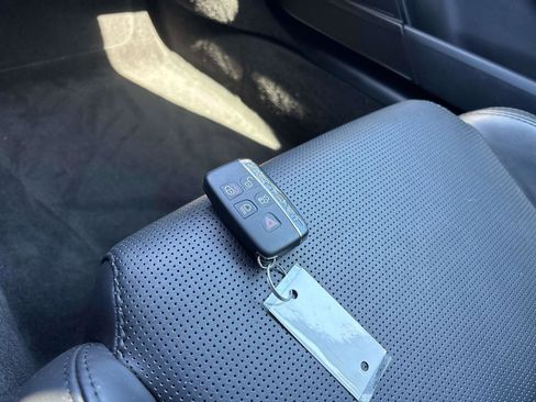 Used 2018 Jaguar F-TYPE R-Dynamic AWD/4WD image 19