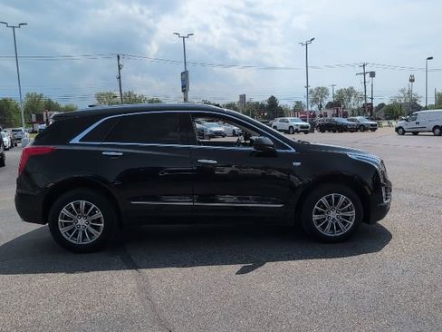Used 2018 Cadillac XT5 Luxury w/ Driver Awareness Package AWD/4WD image 9