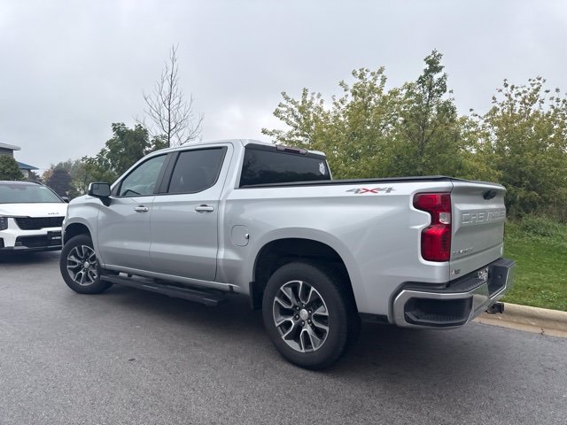 Used 2022 Chevrolet Silverado 1500 LT AWD/4WD image 5