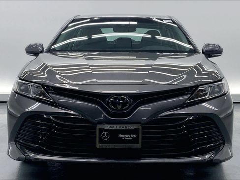 Used 2018 Toyota Camry LE image 7
