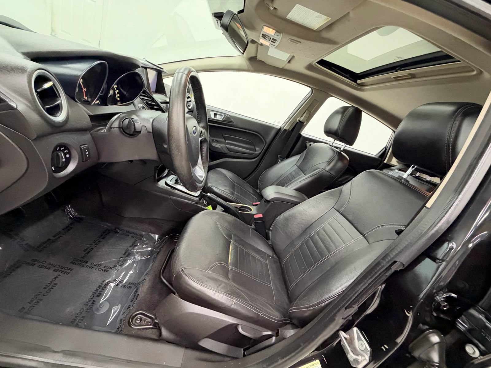 Used 2014 Ford Fiesta Titanium FWD image 17