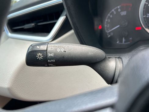 Used 2022 Toyota Corolla LE FWD image 27
