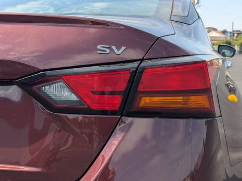 Used 2024 Nissan Altima 2.5 SV FWD image 5