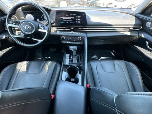 Used 2023 Hyundai Elantra Limited FWD image 14