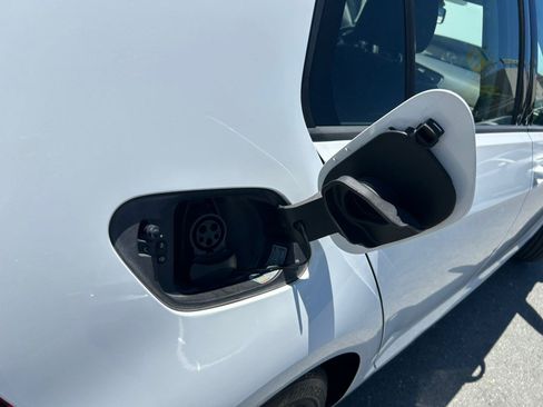 Used 2019 Volkswagen e-Golf SE w/ Driver Assistance Package FWD image 57